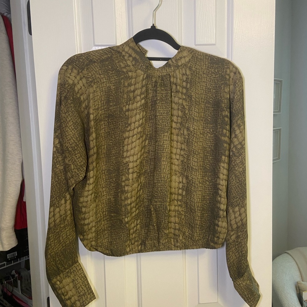 Chic Olive Snake Print Blouse